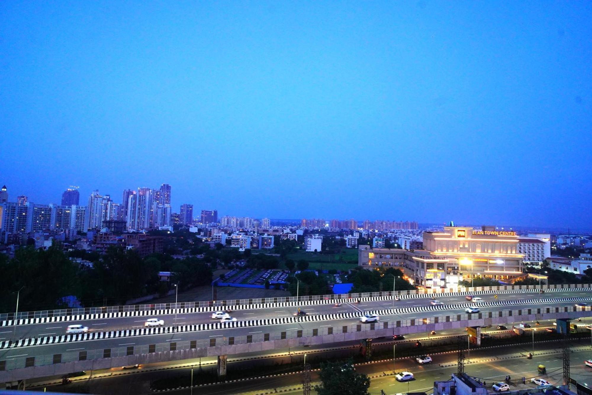 Hotel Sakura Gold Gurgaon Exterior photo