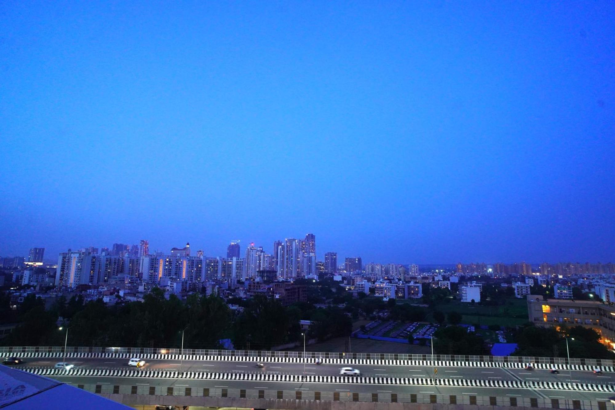 Hotel Sakura Gold Gurgaon Exterior photo