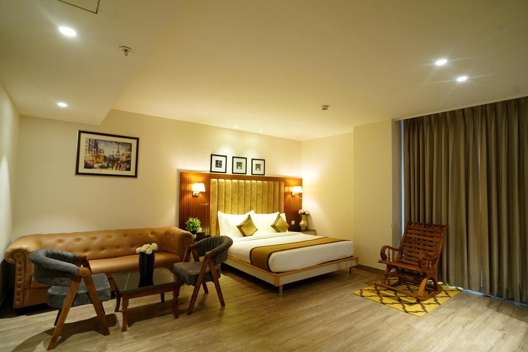 Hotel Sakura Gold Gurgaon Exterior photo