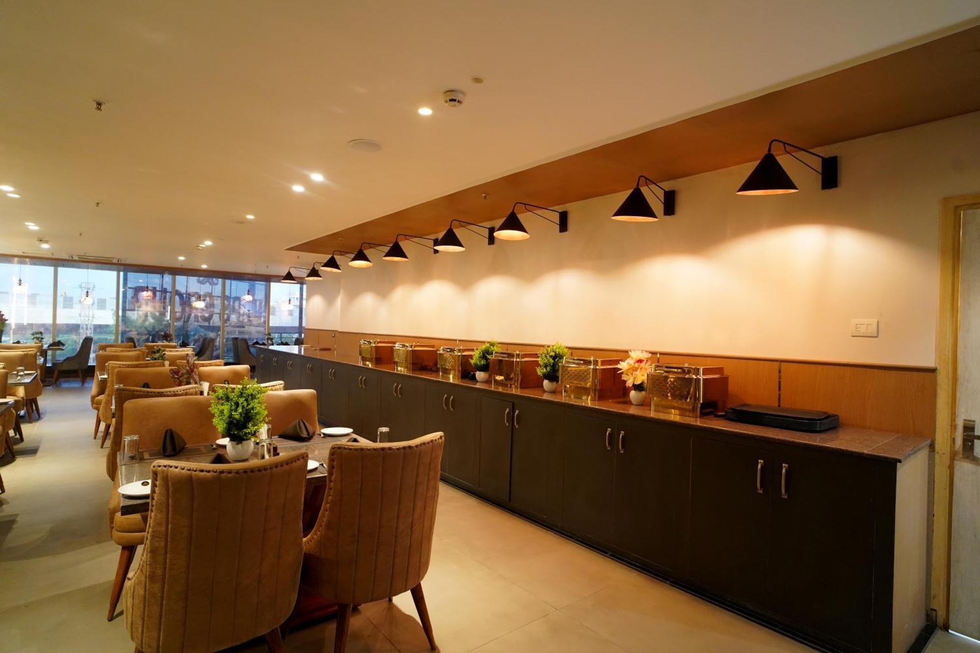 Hotel Sakura Gold Gurgaon Exterior photo
