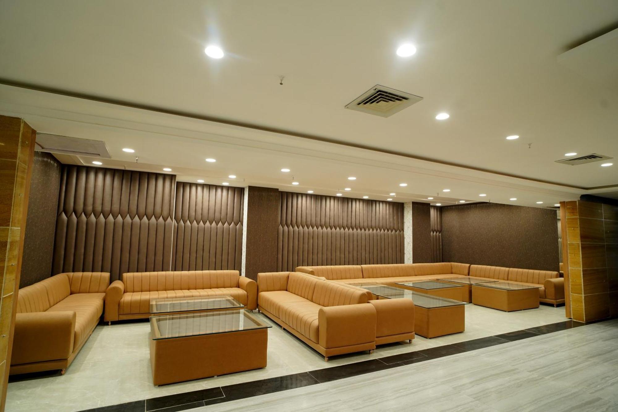 Hotel Sakura Gold Gurgaon Exterior photo
