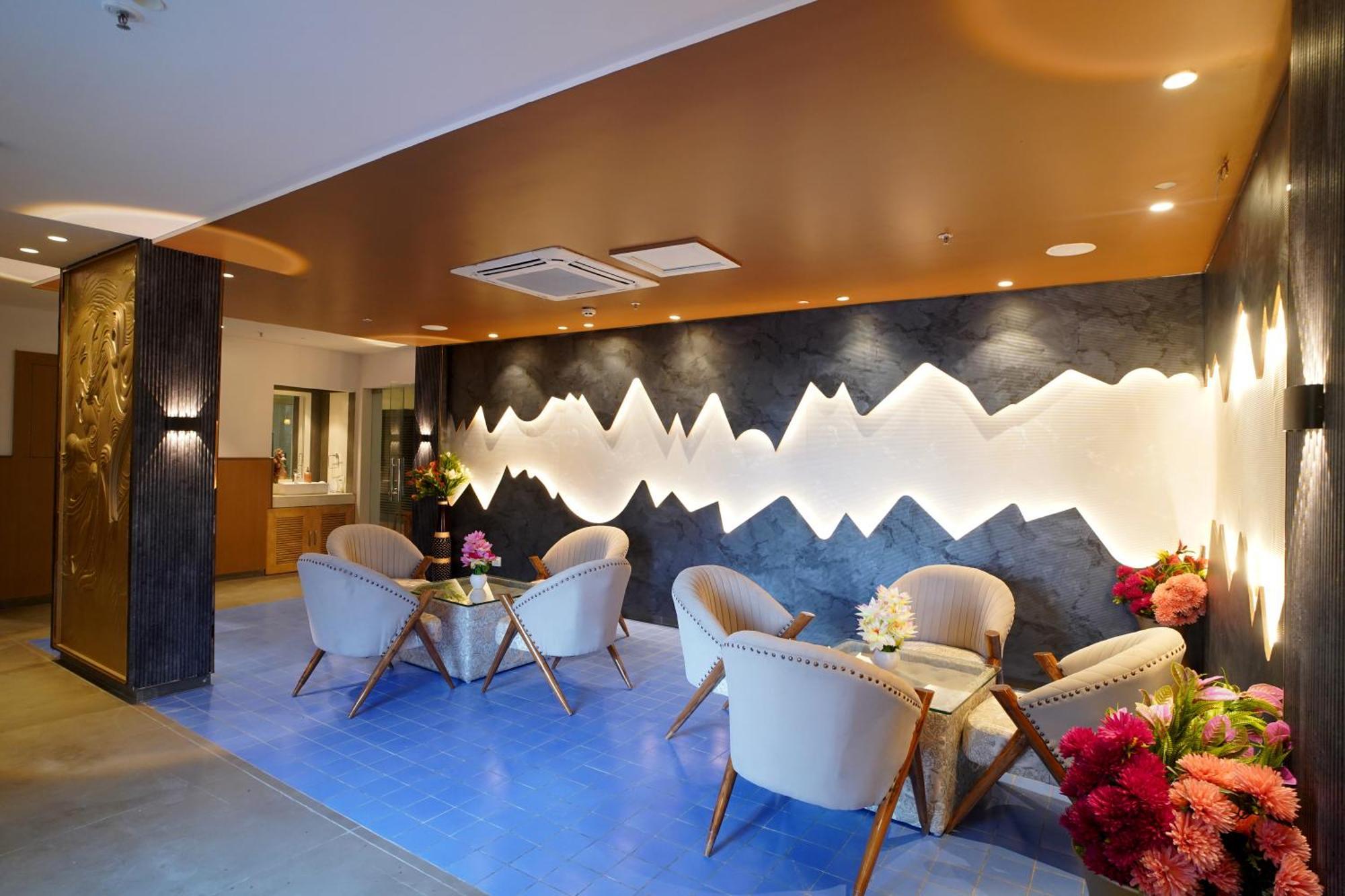 Hotel Sakura Gold Gurgaon Exterior photo