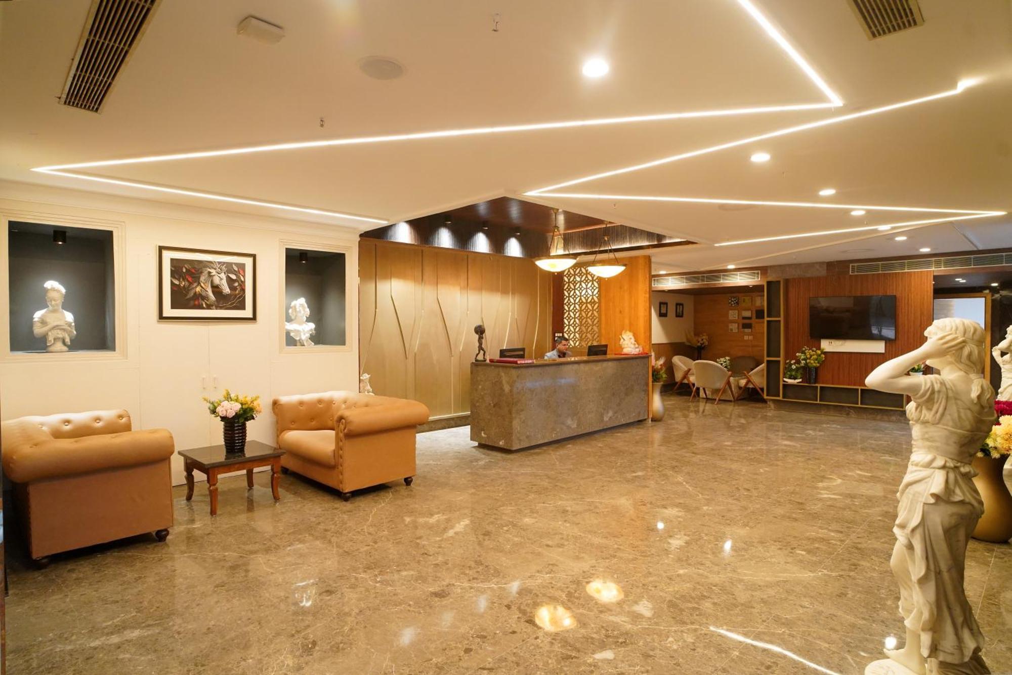 Hotel Sakura Gold Gurgaon Exterior photo