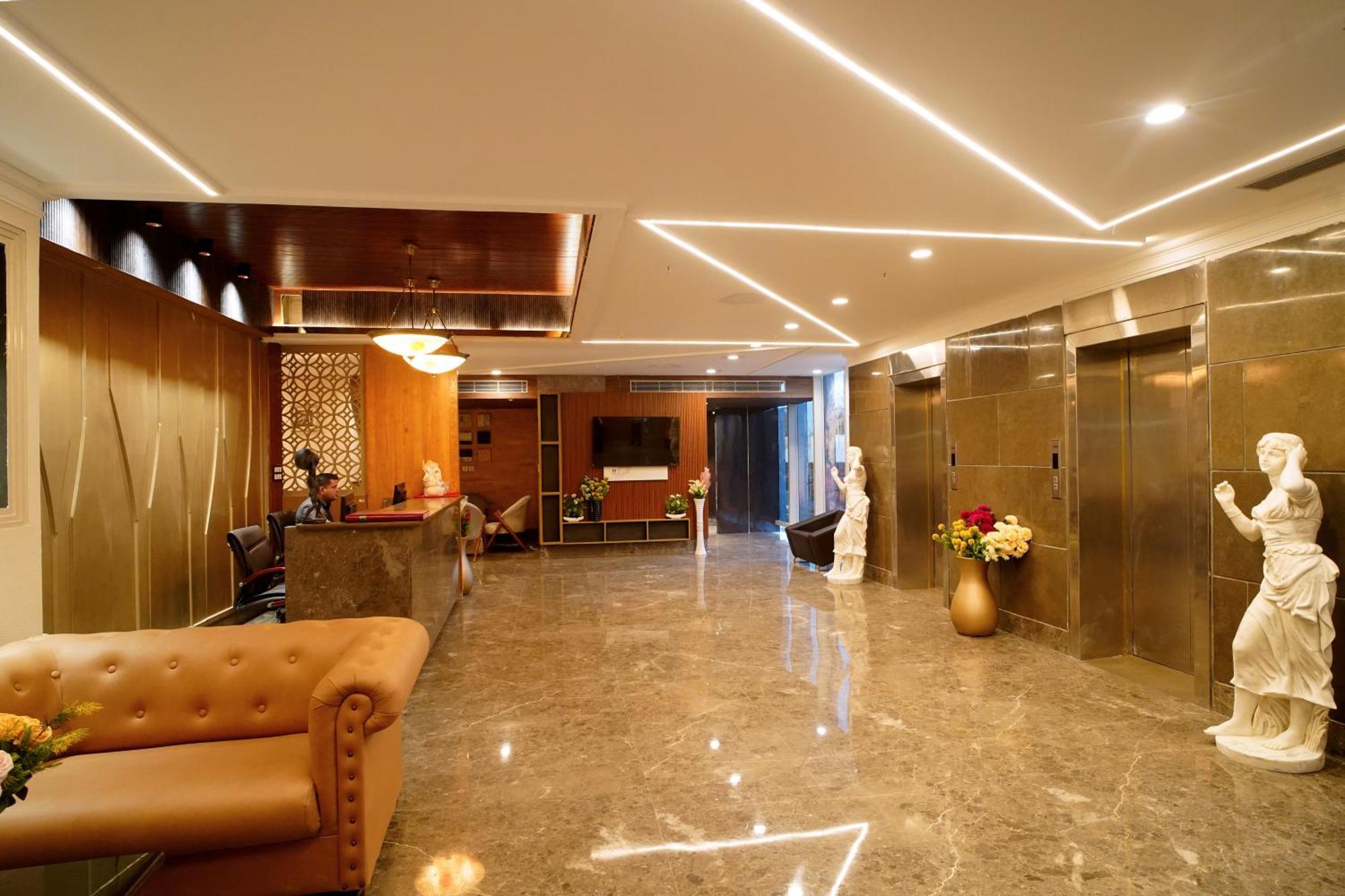 Hotel Sakura Gold Gurgaon Exterior photo