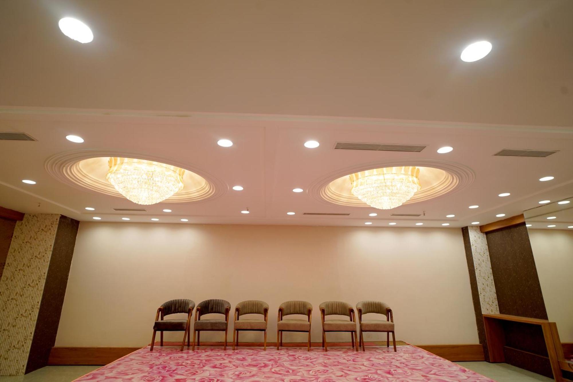 Hotel Sakura Gold Gurgaon Exterior photo