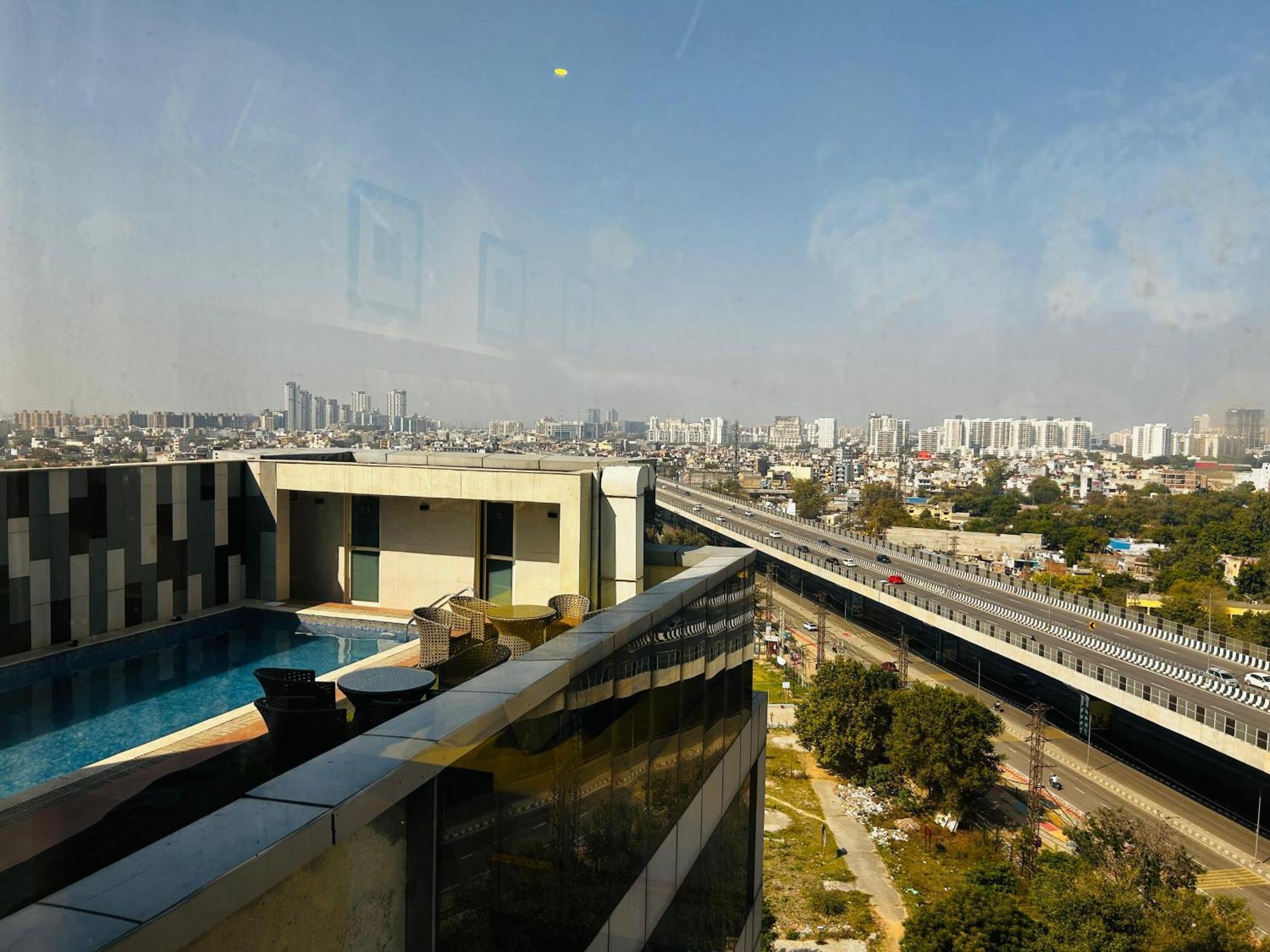 Hotel Sakura Gold Gurgaon Exterior photo