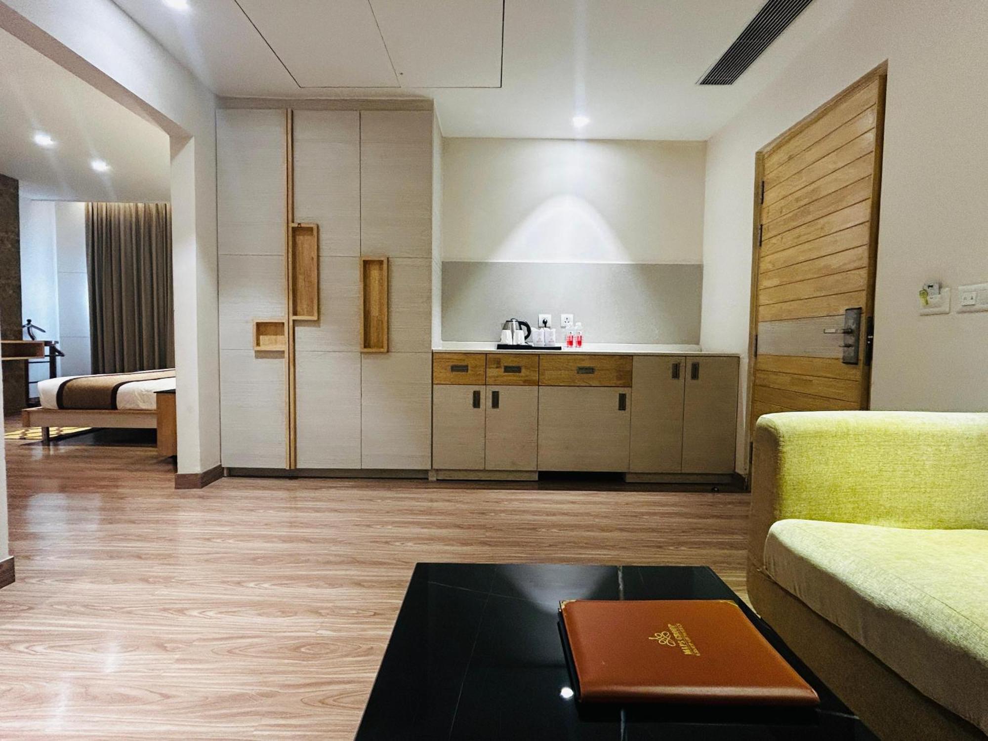 Hotel Sakura Gold Gurgaon Exterior photo