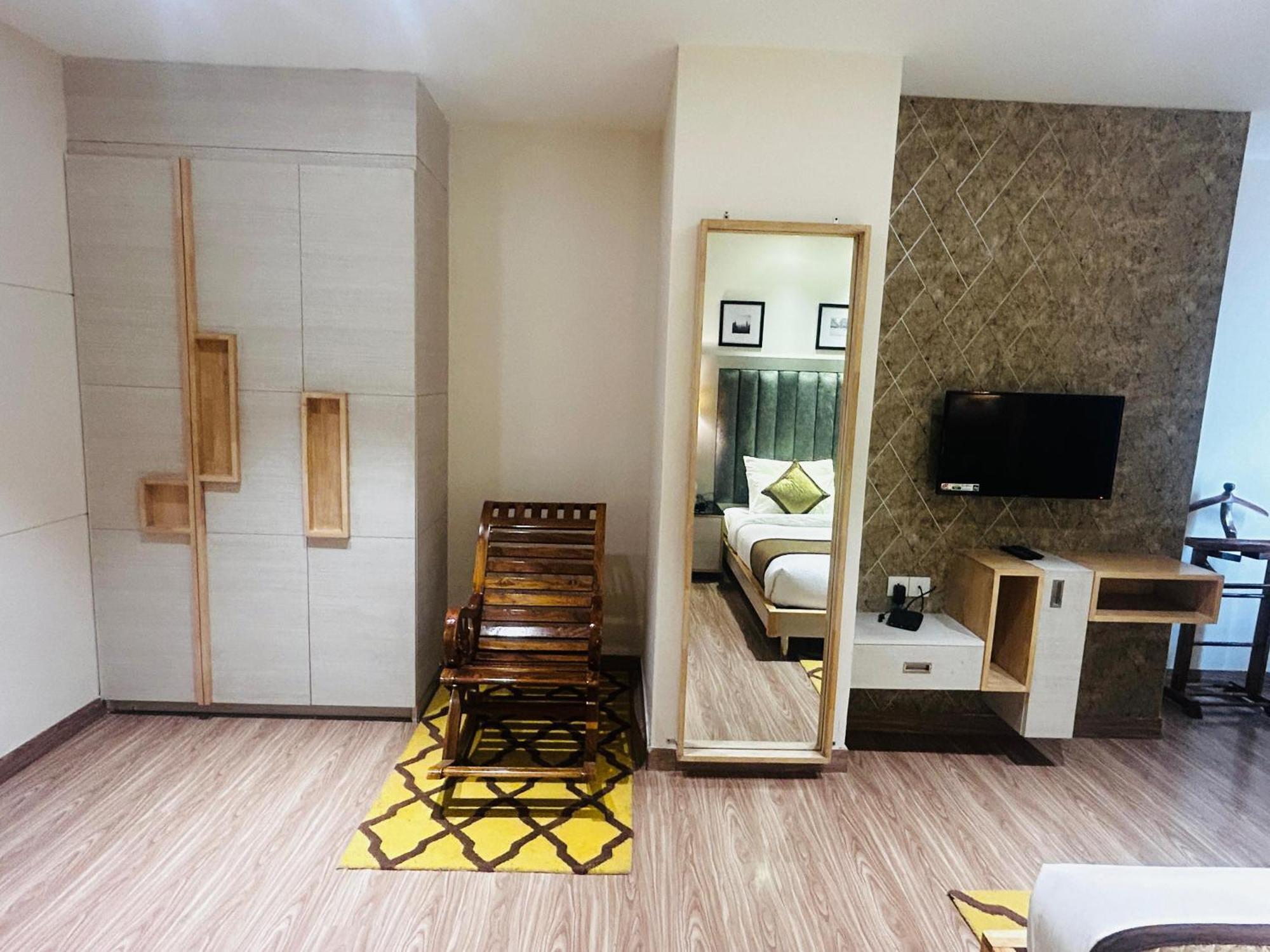 Hotel Sakura Gold Gurgaon Exterior photo